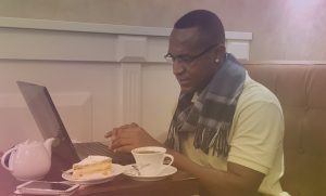 Ivan Rodrigues é enfermeiro, blogueiro e fala o que pensa. 