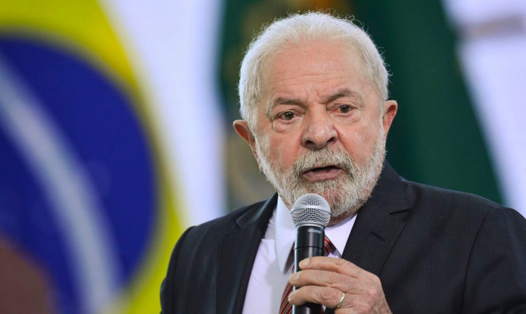 A incerteza paira: Quando Lula abrirá o balcão de negócios entregando o Ministério da Saúde para o Centrão?