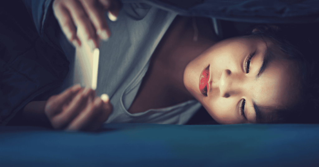 Conteúdo inapropriado que seu filho pode ver nas plataformas e aplicativos.