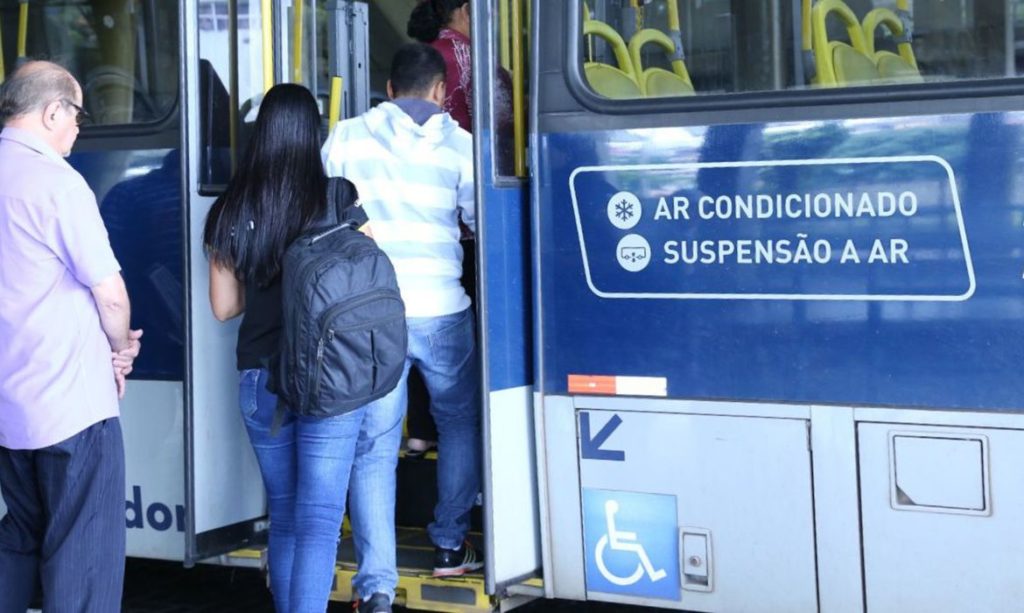 Programa Tarifa Zero nas linhas de ônibus passa a ser lei no transporte urbano de ônibus da capital mineira. 