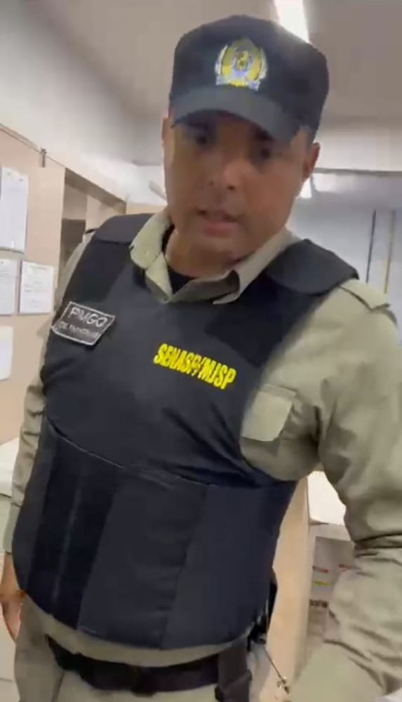 Policiais Militares de Goiás agredirem profissionais de enfermagem.