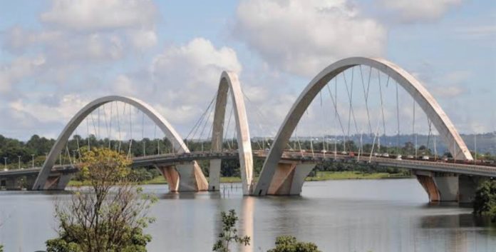 Detran-DF informa temporário fechamento de faixa na Ponte JK para reparos nas juntas solta - haverá novas intervenções previstas