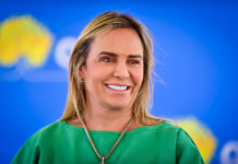 Celina participa de reunião na Ponte Alta Norte sobre regularização fundiária e criação de nova RA Esquerda nunca mais! Celina Leão dispara na corrida ao Buriti e lidera com folga pesquisa Paraná Pesquisas