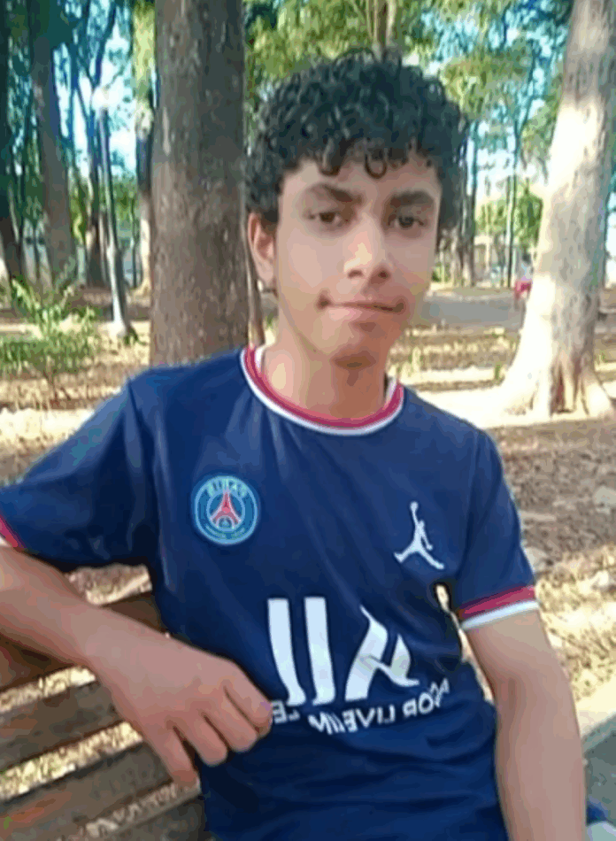 Adolescente Alex Gabriel dos Santos: era só mais um Santos que celular não tinha. Ele era estudante. E seria pai de família