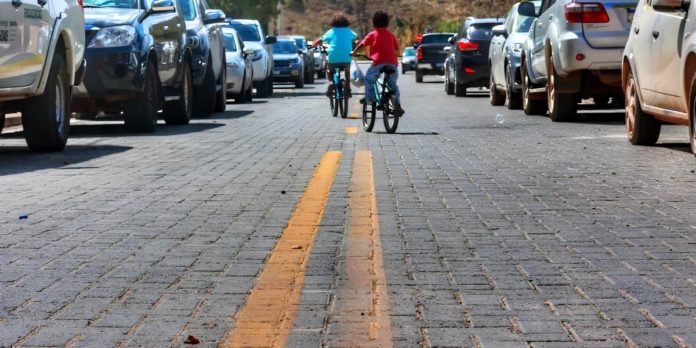 Vice-governador Daniel Vilela entrega calçamento de ruas no Distrito de São Jorge, em Alto Paraíso