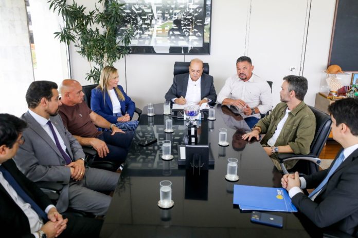 Hermeto garante reajuste histórico para policiais militares do DF