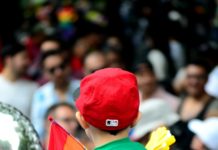 Câmara de SP aprova projeto que pode inviabilizar Parada LGBT nos moldes atuais e proibir presença de menores