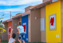 Governo de Goiás entrega 54 moradias gratuitas para famílias de Faina e Guaraíta Com investimento de R$ 8,5 milhões, municípios de Faina e Guaraíta foram beneficiados, nesta terça-feira (02/06), com casas a custo zero do programa Pra Ter Onde Morar – Construção (Fotos: Remilsson Sales e Júnior Guimarães)