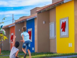 Governo de Goiás entrega 54 moradias gratuitas para famílias de Faina e Guaraíta Com investimento de R$ 8,5 milhões, municípios de Faina e Guaraíta foram beneficiados, nesta terça-feira (02/06), com casas a custo zero do programa Pra Ter Onde Morar – Construção (Fotos: Remilsson Sales e Júnior Guimarães)