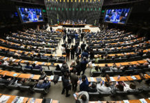 Congresso entra em campo: Câmara recebeu 636 projetos sobre futebol em um ano e meio; Copa de 2027 acelera mudanças na legislação brasileira