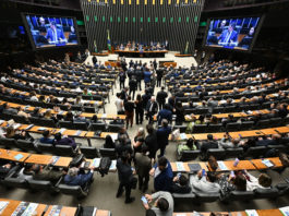 Congresso entra em campo: Câmara recebeu 636 projetos sobre futebol em um ano e meio; Copa de 2027 acelera mudanças na legislação brasileira