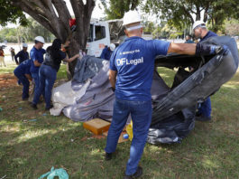 Quando retirar barracos não basta: TCDF cobra do GDF respostas sobre o destino das pessoas em situação de rua