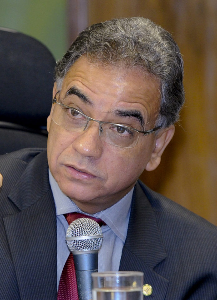 Deputado federal, Ronaldo Fonseca (PR-DF) fala durante audiência pública do ciclo de debates da Comissão de Desenvolvimento Regional e Turismo (CDR) que discute o tema Saúde Pública como aperfeiçoar o Sistema Único de Saúde e a Rede Hospitalar do Distr