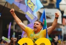 “O verdadeiro presidente eleito do Brasil” ou “líder do Brasil”?