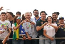 Daniel Vilela e Caiado reúnem 2,5 mil veículos em carreatas no Entorno do DF